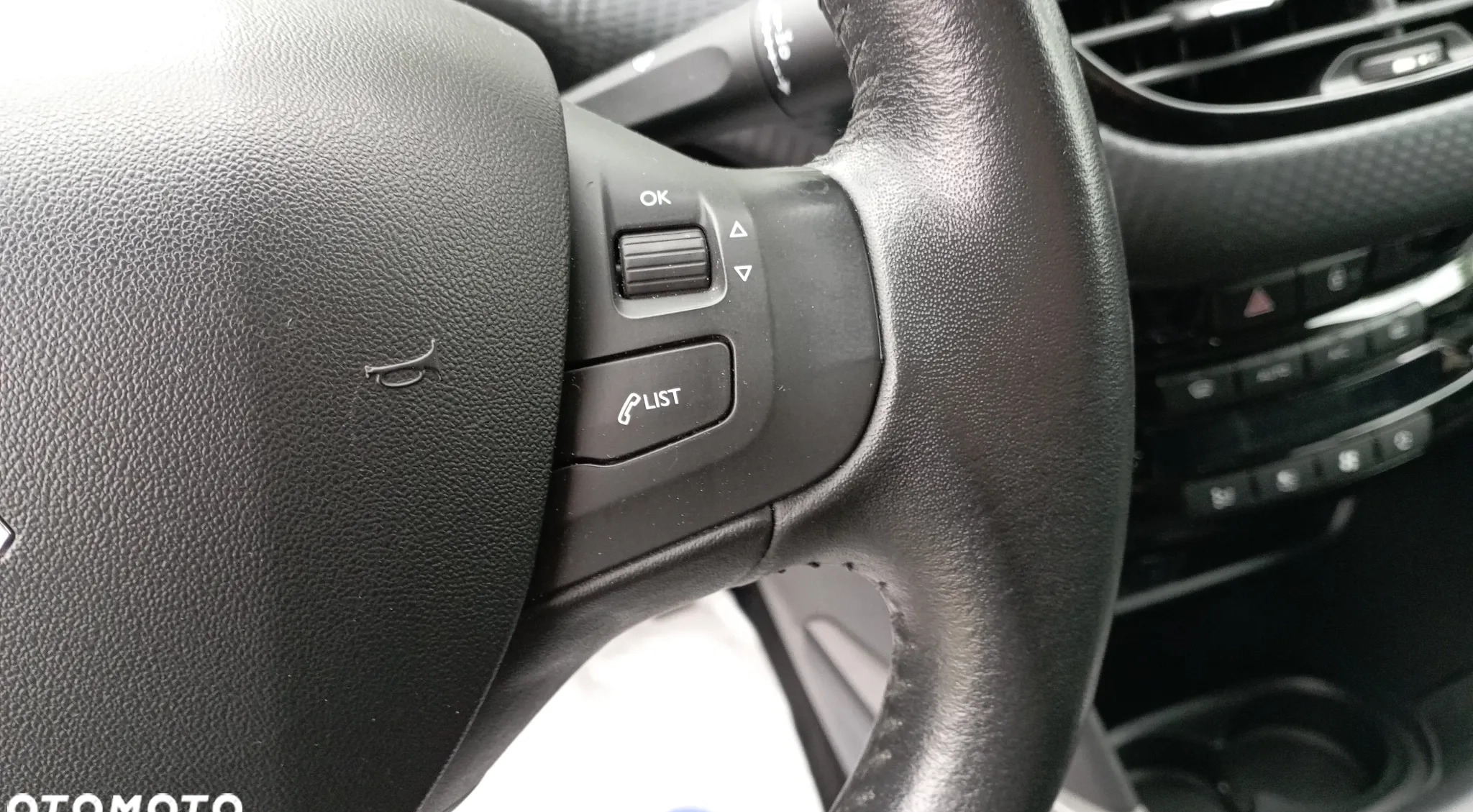 Peugeot 2008 cena 41900 przebieg: 149000, rok produkcji 2017 z Żuromin małe 379